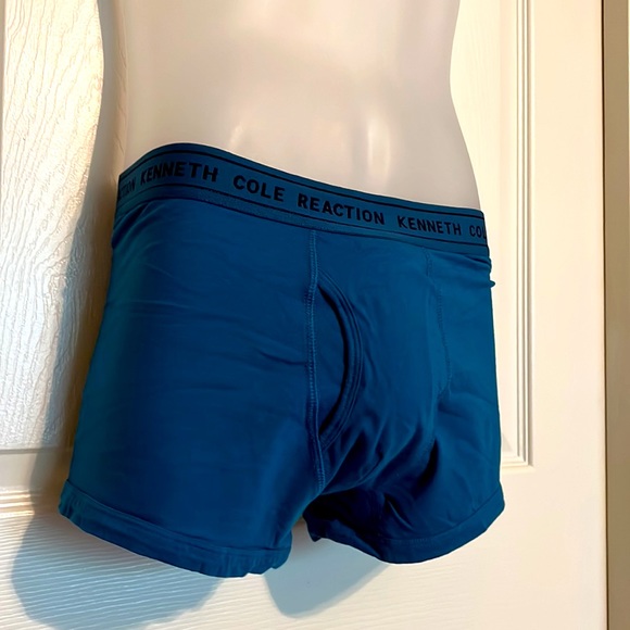 Kenneth Cole Reaction Modern Trunk - Picture 1 of 5